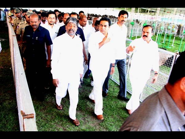 ప్లీనరీ ద్వారా మా సత్తా చాటుతాం: కేటీఆర్