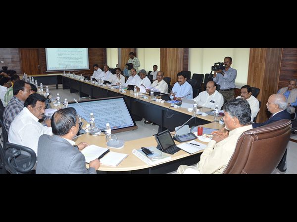 'మాట వినని అధికారులను సస్పెండ్ చేయిండి' 'మాట వినని అధికారులను సస్పెండ్ చేయిండి'
