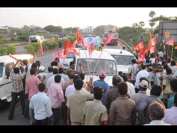 ప్రారంభమైన మస్తాన్ బాబు అంతిమయాత్ర