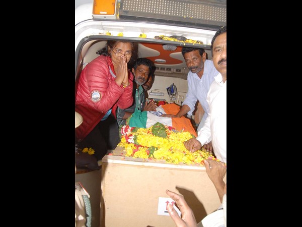 ప్రారంభమైన మస్తాన్ బాబు అంతిమయాత్ర