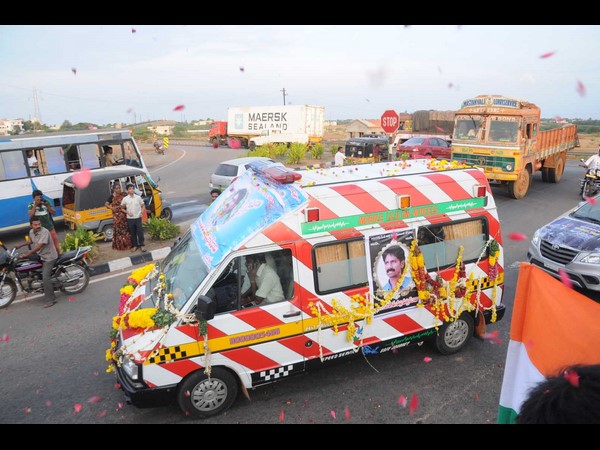 ప్రారంభమైన మస్తాన్ బాబు అంతిమయాత్ర