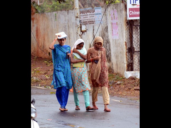 మండే వేసవిలో వాన ఊరట: చల్లదనం మండే వేసవిలో వాన ఊరట: చల్లదనం