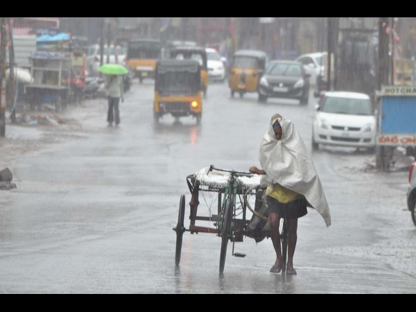 మండే వేసవిలో వాన ఊరట: చల్లదనం మండే వేసవిలో వాన ఊరట: చల్లదనం