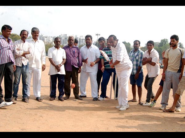 డాక్టర్ కే లక్ష్మణ్