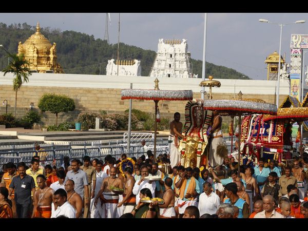 అంగరంగ వైభవంగా పద్మావతి పరిణయోత్సవం అంగరంగ వైభవంగా పద్మావతి పరిణయోత్సవం