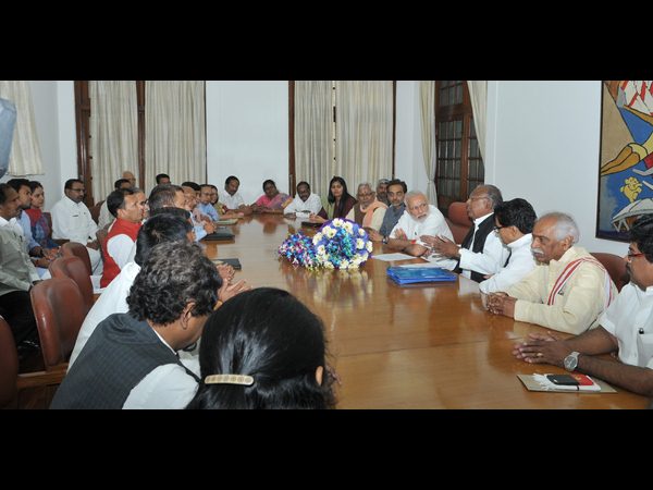  ప్రధాని మోడీని కలిసిన ఓబీసీ ఎంపీలు