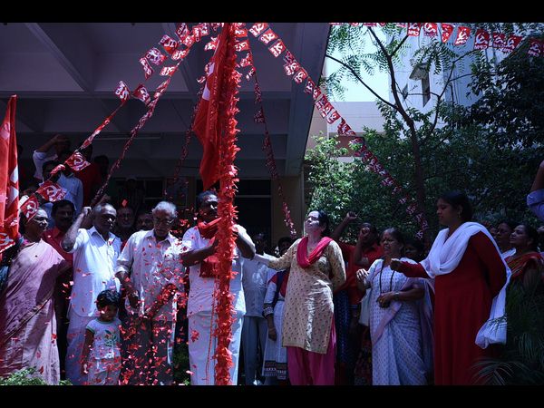 ఎంబి భవన్‌లో..