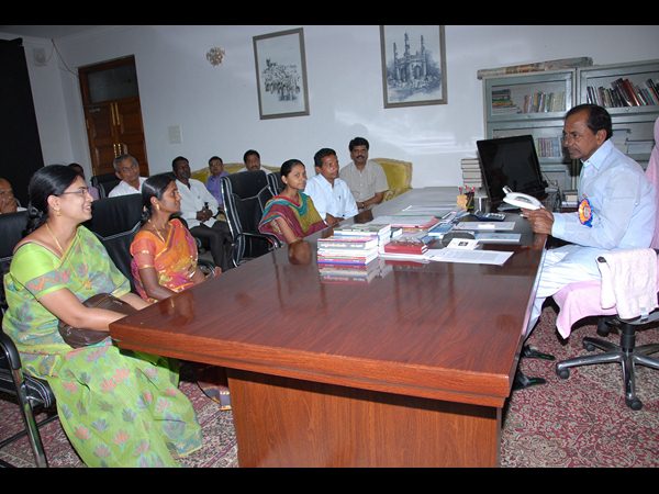 కెసిఆర్‌ను కలిసిన స్వాతి