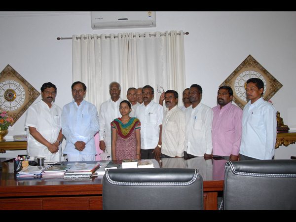 కెసిఆర్‌ను కలిసిన స్వాతి