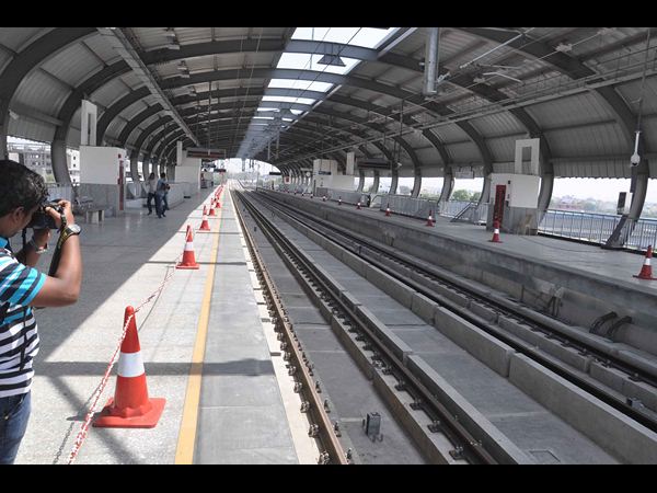 మెట్రో రైలు