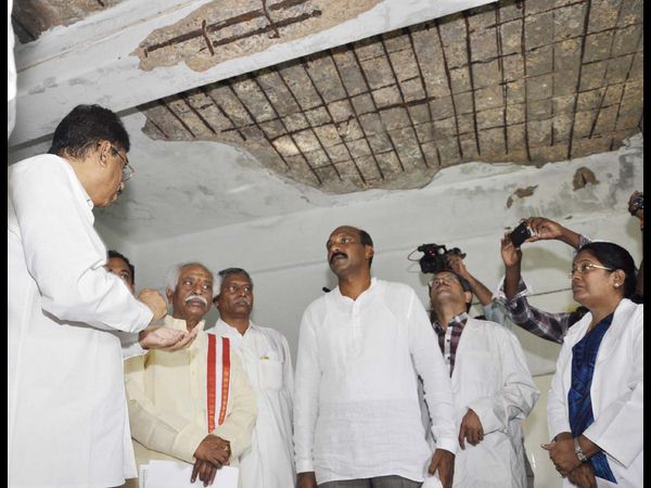 బండారు దత్తాత్రేయ ఇలా..