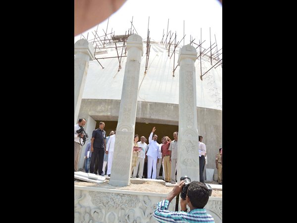  హుస్సేన్ సాగర్‌లో ఘనంగా బుద్ధ జయంతి