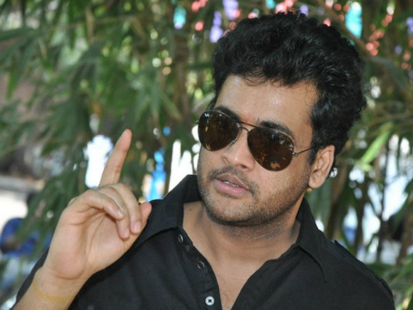 Special Category Status to Andhra: Actor Sivaji steals the show Special Category Status to Andhra: Actor Sivaji steals the show