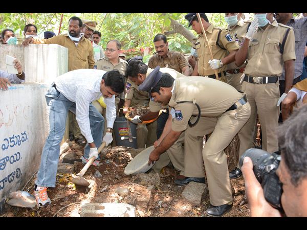  స్వచ్ఛ హైదరాబాద్: పారపట్టిన సీపీ 