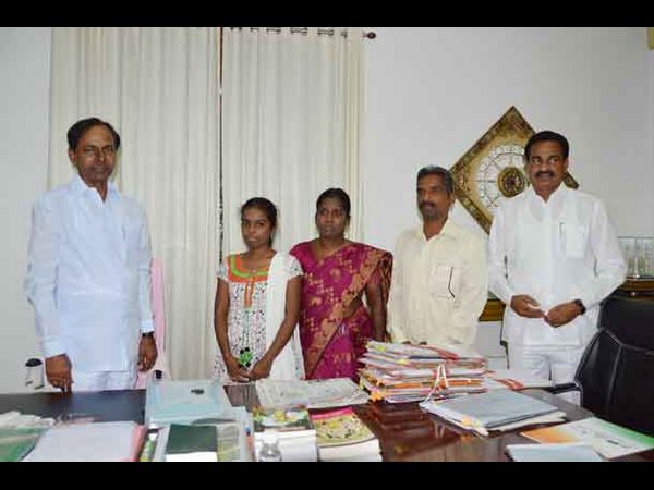 సుష్మకి కేసీఆర్ అభినందన, ప్రభుత్వ ఖర్చుతో డాక్టర్ సుష్మకి కేసీఆర్ అభినందన, ప్రభుత్వ ఖర్చుతో డాక్టర్