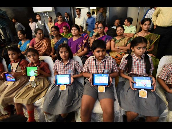 ఇక ట్యాబ్లెట్ల చదువులు