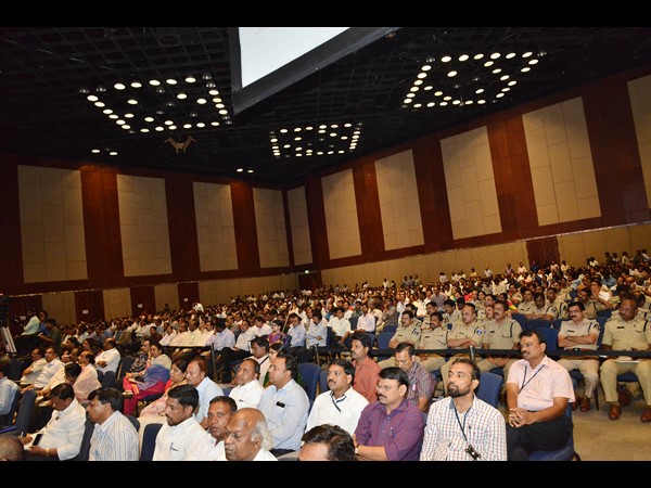 స్వచ్ఛలో కేసీఆర్: హైదరాబాద్‌ను అందంగా