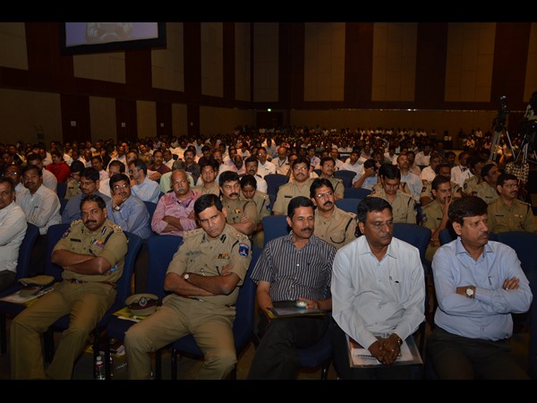  స్వచ్ఛలో కేసీఆర్: హైదరాబాద్‌ను అందంగా