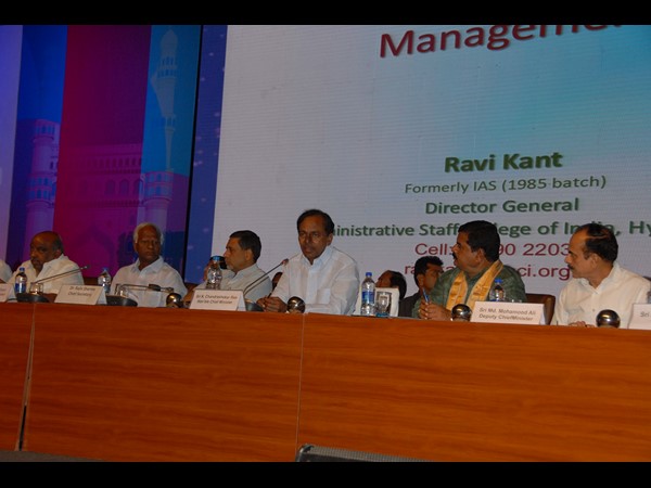  స్వచ్ఛలో కేసీఆర్: హైదరాబాద్‌ను అందంగా