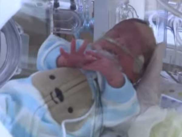a brain-dead woman in the United States delivered to a baby. a brain-dead woman in the United States delivered to a baby.