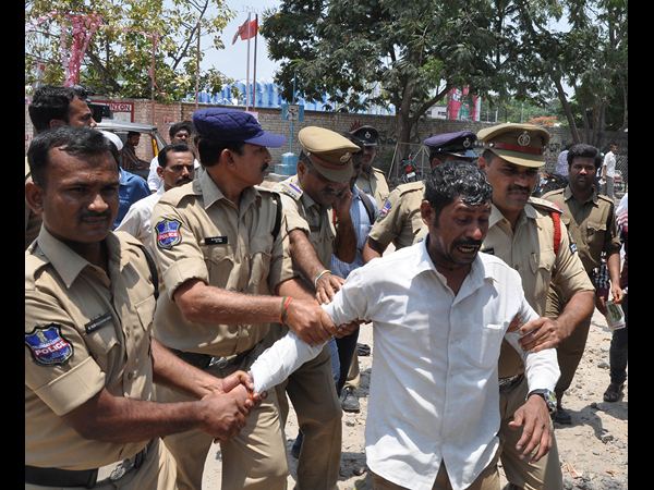 డ్రైవర్ ఆత్మహత్యాయత్నం