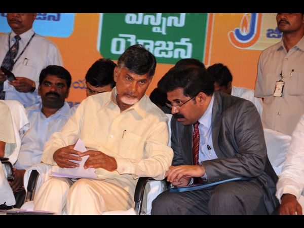చంద్రబాబు, పారికర్