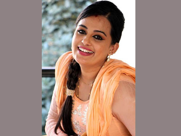 Lover accepts to marry TV actor Roopa Lover accepts to marry TV actor Roopa