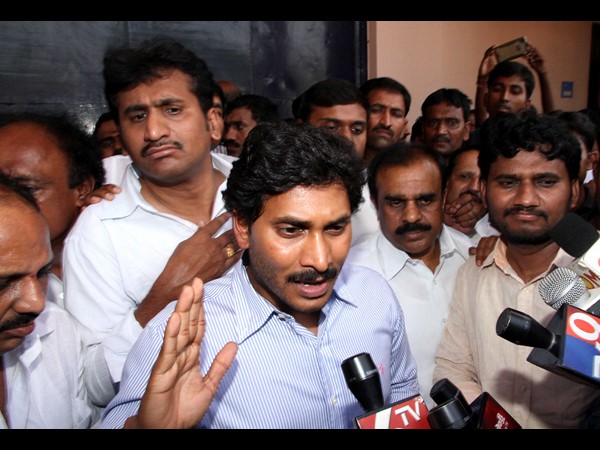 బాబుపై విమర్స