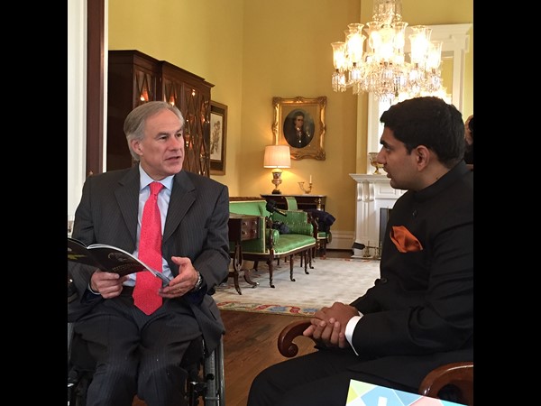 టెక్సాస్ గవర్నర్‌తో లోకేశ్ భేటీ