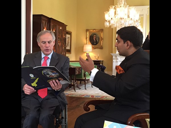  టెక్సాస్ గవర్నర్‌తో లోకేశ్ భేటీ