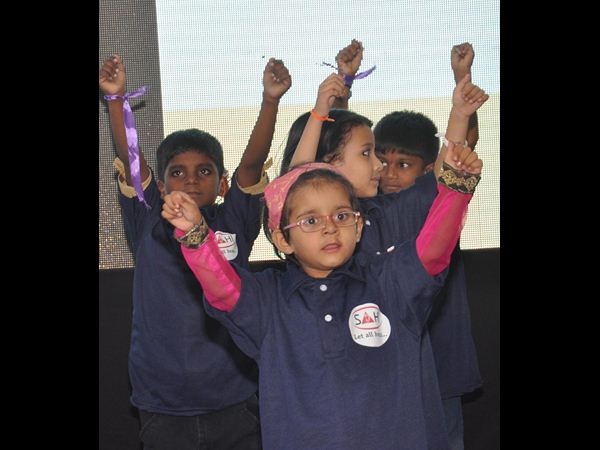 సందడి సందడి