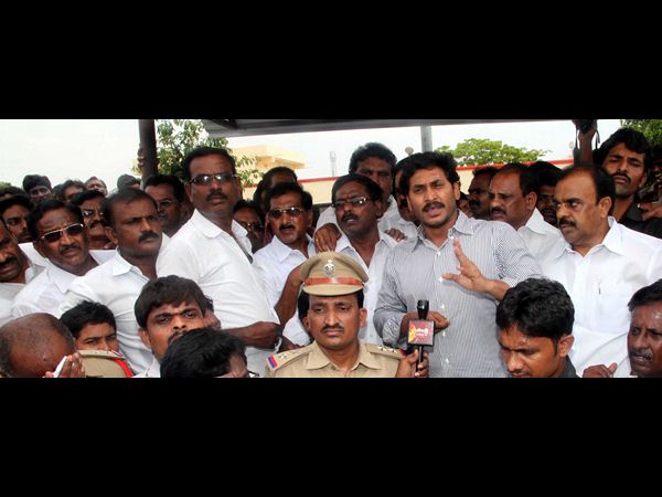 వైయస్ జగన్