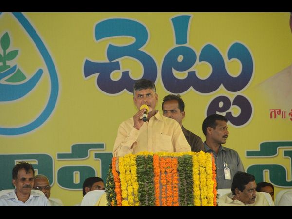 అధికారులతో ముచ్చెట
