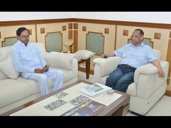 గవర్నర్‌తో ముఖ్యమంత్రి