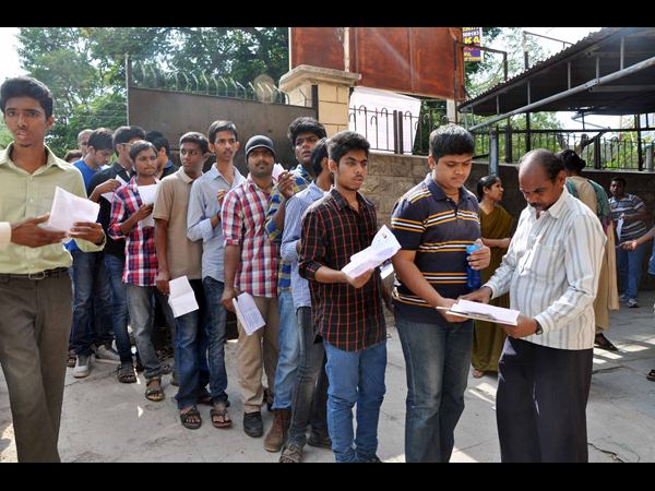 సెయింట్ మేరీ కళాశాల వద్ద