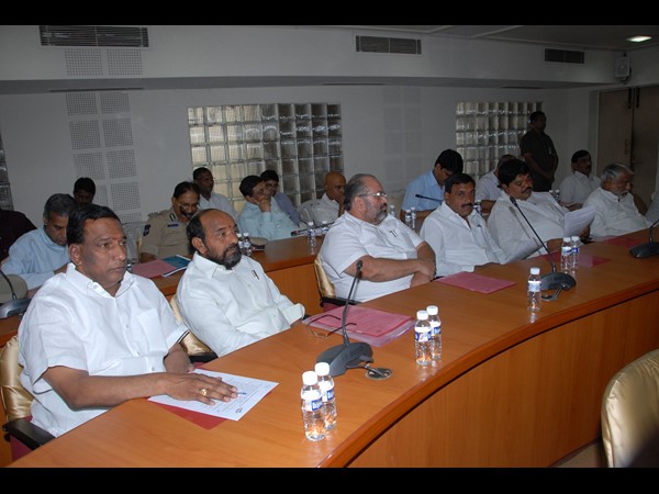 కెసిఆర్ సమీక్ష