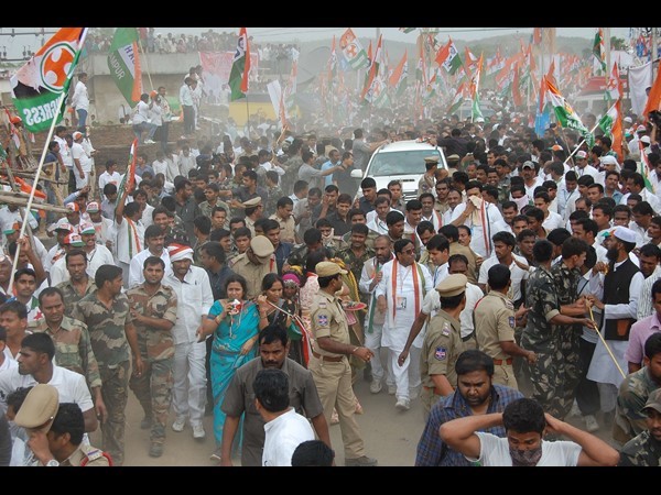 ఐదు కుటుంబాలకు పరామర్శ
