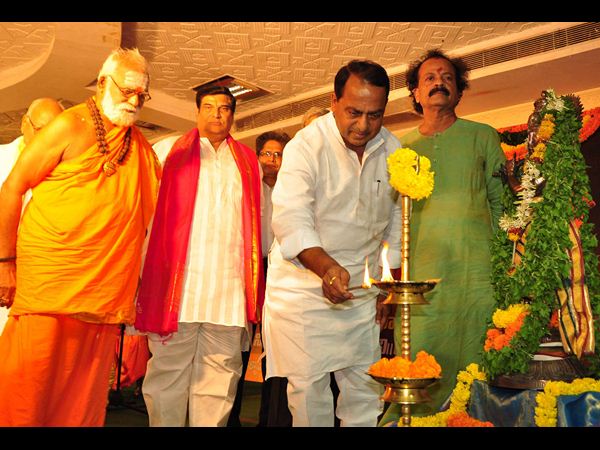 దేవాలయాల అభివృద్ధికి కృషి