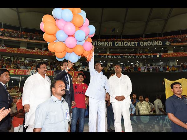 కెసిఆర్