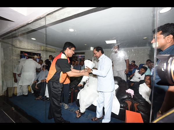 కెసిఆర్