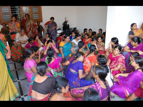 సోదరుడు పై అంతస్థులో..