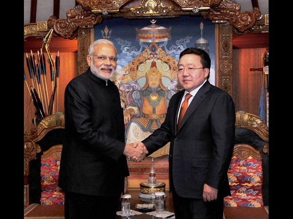  మంగోలియన్ల సభలో మోడీ, బహుమతిగా బోధి మొక్క