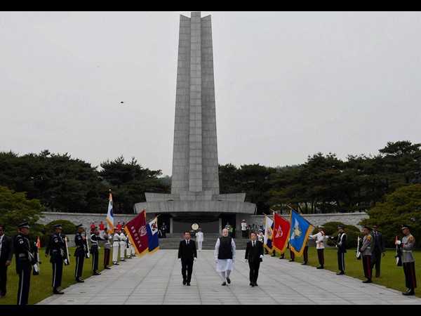 సియోల్‌లో భారత ప్రధాని మోడీ