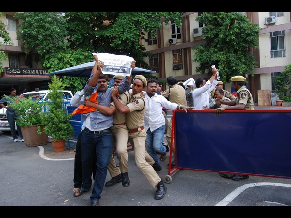 ఓయు విద్యార్థులు