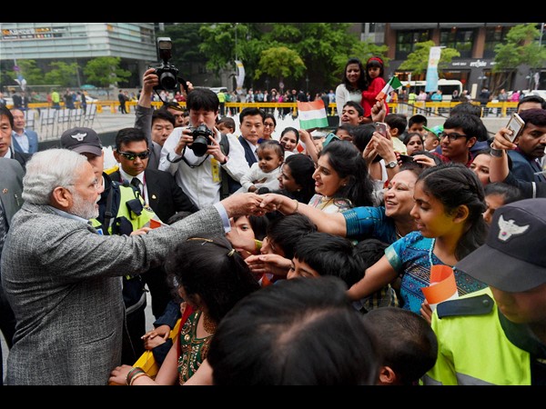  చంగేచెన్ నది ఒడ్డున మోడీ