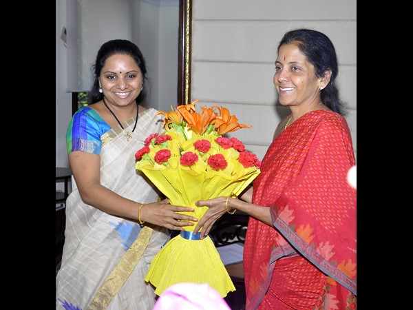 కేంద్రమంత్రులతో కవిత