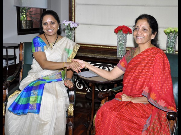 కేంద్రమంత్రులతో కవిత