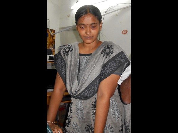  ఏటీఎంలో యువతి నుండి చోరీ