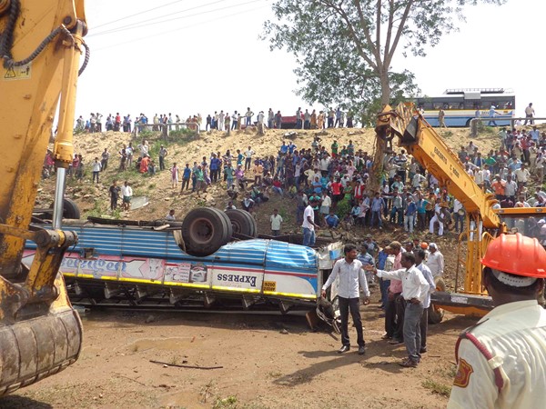 బస్సు ప్రమాదం