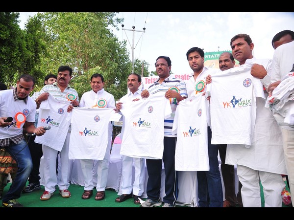 యోగా వాక్: ఒంటికి యోగా మంచిదేగా